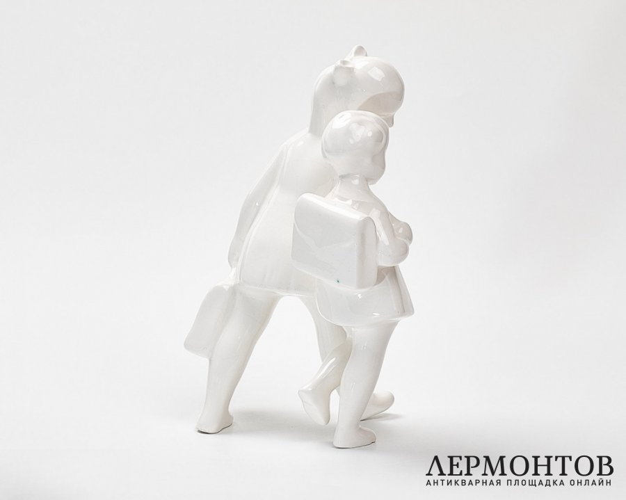 Статуэтка «Школьницы». Керамика, Keramia Znojmo, Чехословакия, 1951–1970 годы