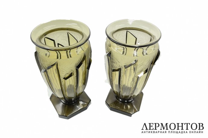 Парные вазы в стиле Ар Деко.  Франция, фирма Verlys, 1930-е гг. Цветное стекло.