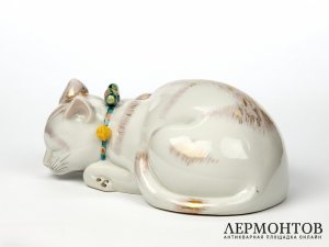 Статуэтка «Спящая кошка». Фарфор, Potschappel Dresden, Германия, начало XX века
