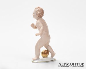 Статуэтка «Путти футболист». Фарфор, Rosenthal, Германия