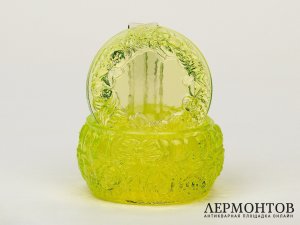 Шкатулка «Фрукты». Урановое стекло, Чехия