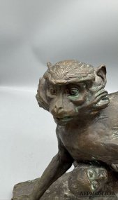 Статуэтка «Обезьяна с малышом». Бронза, скульптор Е. Торич, 1988 год