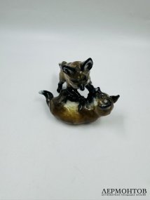 Статуэтка «Играющие лисята». Фарфор, роспись, Rosenthal, Германия, 1-я половина 20 века
