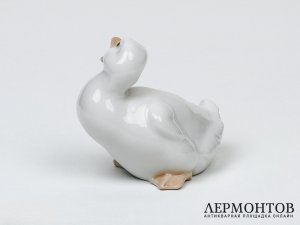 Статуэтка «Утёнок». Фарфор, NAO by Lladró, Испания, 1980-е годы