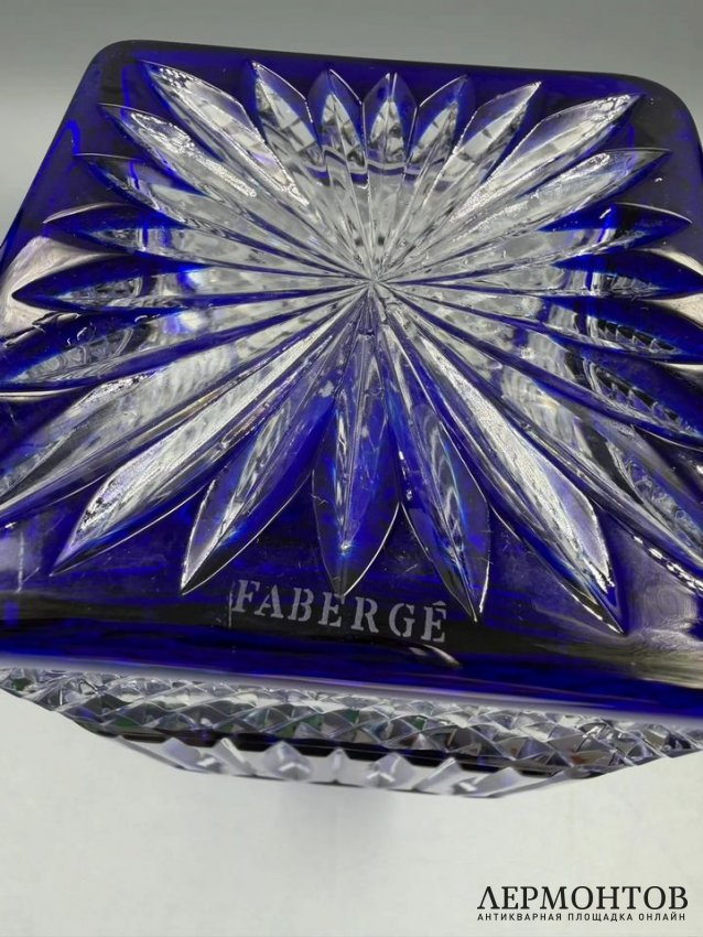 Штоф из коллекции «Xenia». Цветной хрусталь, Faberge, современная работа