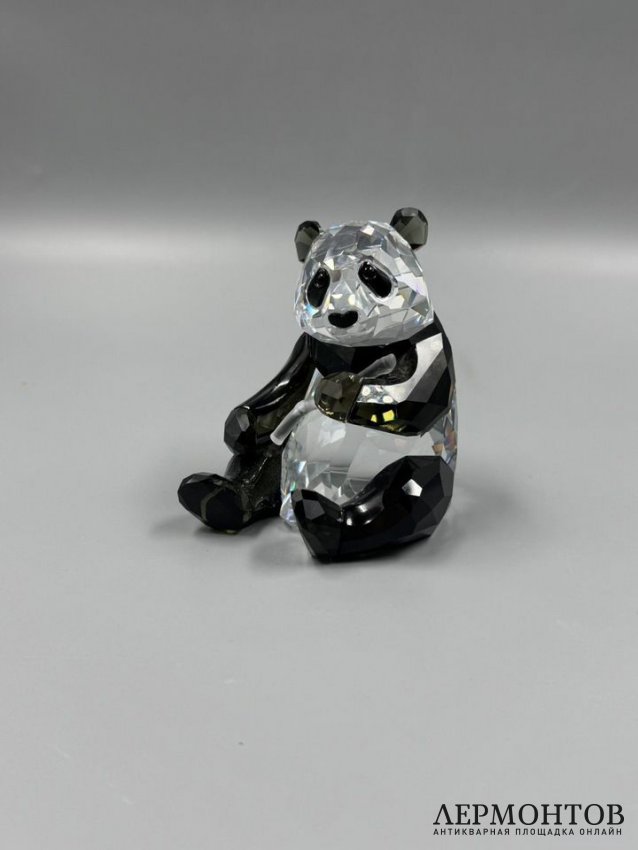 Статуэтка «Панда с сахарным тростником». Хрусталь, Swarovski, 2008 год