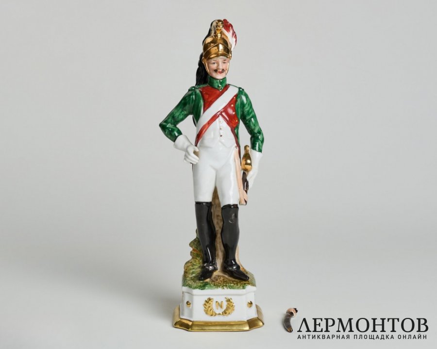 Статуэтка «Драгун». Фарфор, Di Pietro, Capodimonte, Италия, вторая половина XX века
