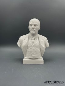 Бюст В. И. Ленина. Фарфор, ЛФЗ, скульпторы В. Я. Боголюбов и В. И. Ингал, СССР, 1950-е годы