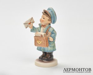 Статуэтка «Почтальон». Фарфор, Goebel, серия Hummel, Германия, 1979–1990 годы