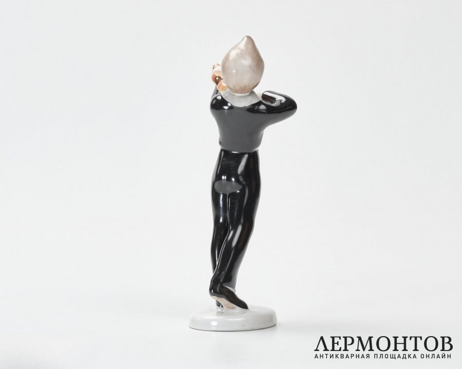 Статуэтка «Юный скрипач». Фарфор, Hollóháza, Венгрия, 1955–1983 годы