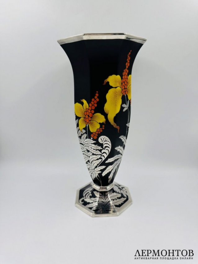 Ваза для цветов в технике silver overlay. Фарфор, серебро, Rosenthal, Германия, 1950–1970 годы