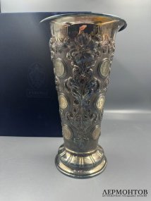 Ваза-кубок с монетами Николая II, выпуск 23 из 100. Серебро 925, Faberge, наши дни