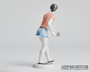 Статуэтка «Игрок в пинг-понг». Фарфор, Hollóháza, Венгрия, 1960–1970-е годы