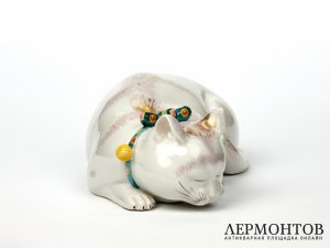 Статуэтка «Спящая кошка». Фарфор, Potschappel Dresden, Германия, начало XX века