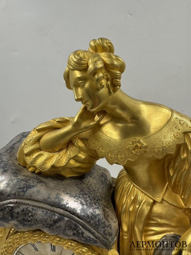 Каминные часы в стиле ампир с фигурой дамы. Бронза, Франция, 2-я половина 19 века