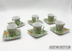 Набор чашек в коробке современные.