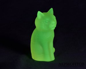 Статуэтка «Кошка». Матовое урановое стекло, Чехия
