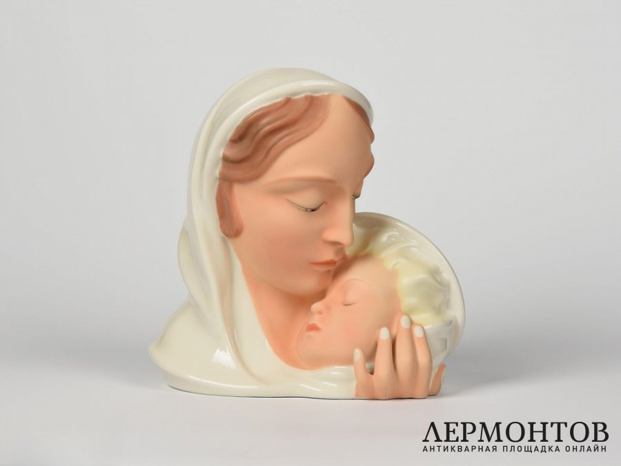 Статуэтка «Мадонна с младенцем», бюст. Фарфор, Pirkenhammer, Чехословакия, 1932 год