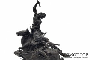 Скульптура Джигитoвка лeзгин.  Россия, Куса, Е. Лансере. Чугун. 
