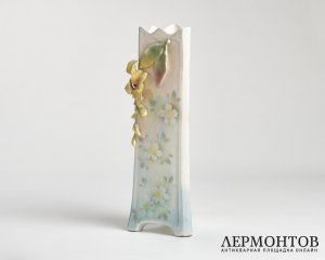 Ваза «Цветы». Фарфор, Австро-Венгрия, конец XIX – начало XX века