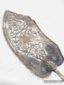 Сервировочная лопатка для рыбы. Серебро 84 пробы, А. Астраханцев, Россия, 1831 год