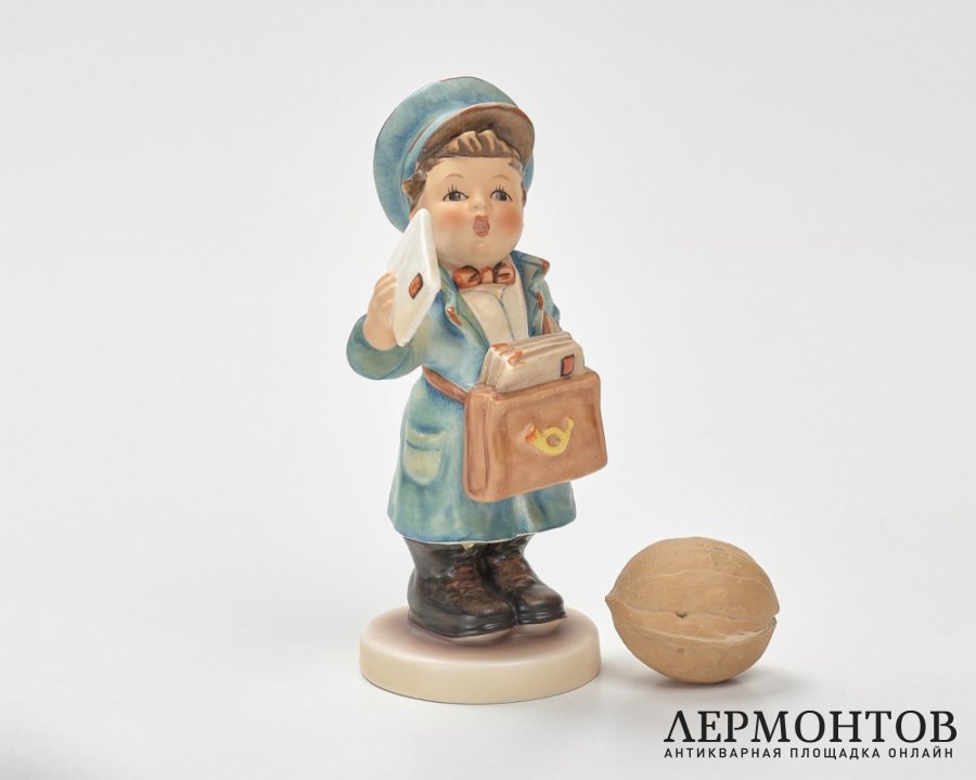 Статуэтка «Почтальон». Фарфор, Goebel, серия Hummel, Германия, 1979–1990 годы