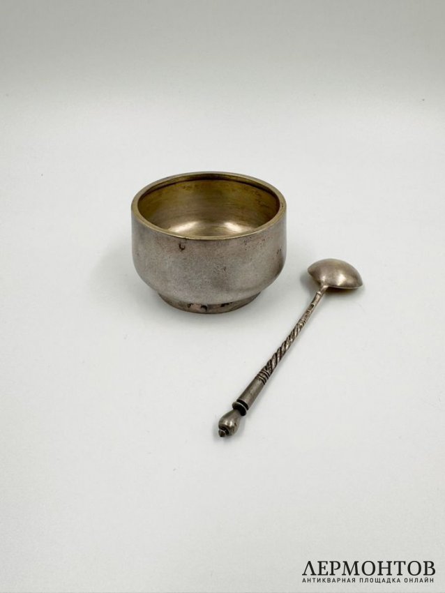 Солонка с ложечкой. Серебро 84 пробы, золочение, Г. Сбитнев, Россия, 1895 год