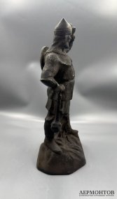 Скульптура «Богатырь (Илья Муромец)». Чугун, Свердловский завод, СССР, 2-я половина 20 века