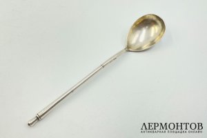 Чайная ложка в стиле Модерн с растительной гравировкой