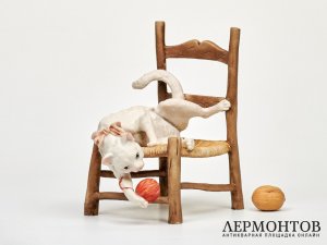 Статуэтка «Котёнок с клубком». Фарфор, Capodimonte, Италия, 1980-е годы