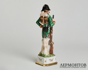 Статуэтка «Пехотинец». Фарфор, Capodimonte, Италия