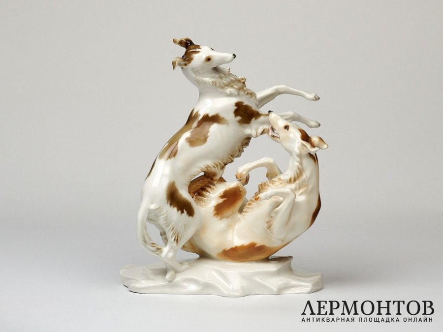 Статуэтка «Играющие борзые». Фарфор, Hutschenreuther, Германия, 1938–1955 годы