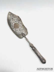 Сервировочная лопатка для рыбы. Серебро 84 пробы, А. Астраханцев, Россия, 1831 год