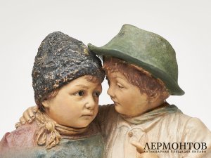 Статуэтка «Секрет». Терракота, Johann & Ferdinand Maresch, Австрия, рубеж XIX–XX веков