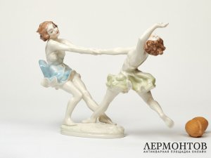 Статуэтка «Девушки кружатся». Фарфор, Hutschenreuther, Германия, 1955–1968 годы
