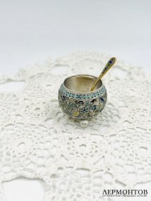 Солонка с ложечкой. Серебро 84 пробы, эмаль по скани, Россия, начало 20 века