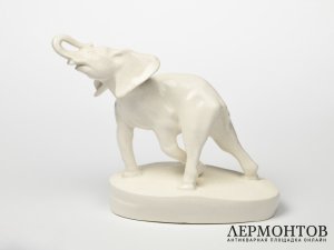 Статуэтка «Бегущий слон». Bechyne, Чехословакия, 1922–1942 годы