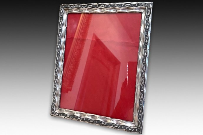 Большая старинная  фоторамка. Серебро 800 пробы. Европа, середина XX в.