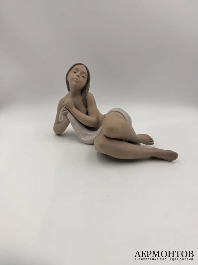 Статуэтка «Грация». Фарфор грес, Lladro, скульптор José Puche, Испания, 2000–2007 годы