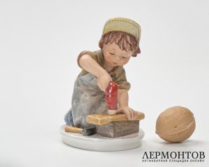 Статуэтка «Маленький мастер». Фарфор, Goebel, Германия, 1979–1990 годы