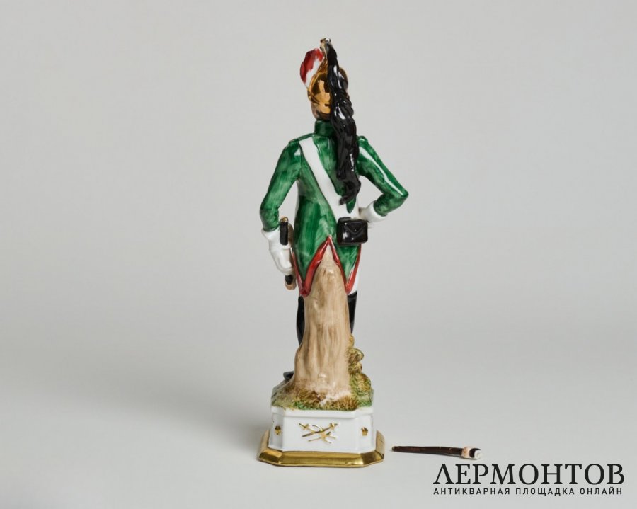 Статуэтка «Драгун». Фарфор, Di Pietro, Capodimonte, Италия, вторая половина XX века