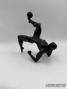 Скульптура «Футболист», 17 см. Бронза, скульптор Я. Я. Нейман, Россия