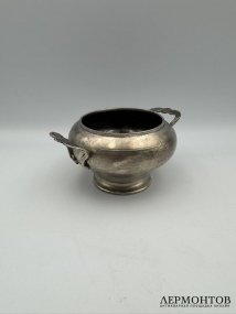 Сахарница-чугунок. Серебро 84 пробы, гильоширование, мастер АМ, Россия, 1868 год