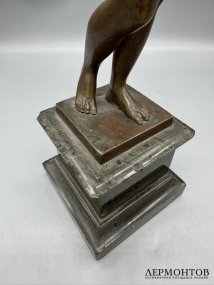 Скульптура «Молящийся мальчик». Бронза, камень, Западная Европа, конец 19 века