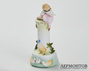 Ваза «Девочка с корабликом и утками». Бисквит, Conta & Boehme, Германия, рубеж XIX–XX веков