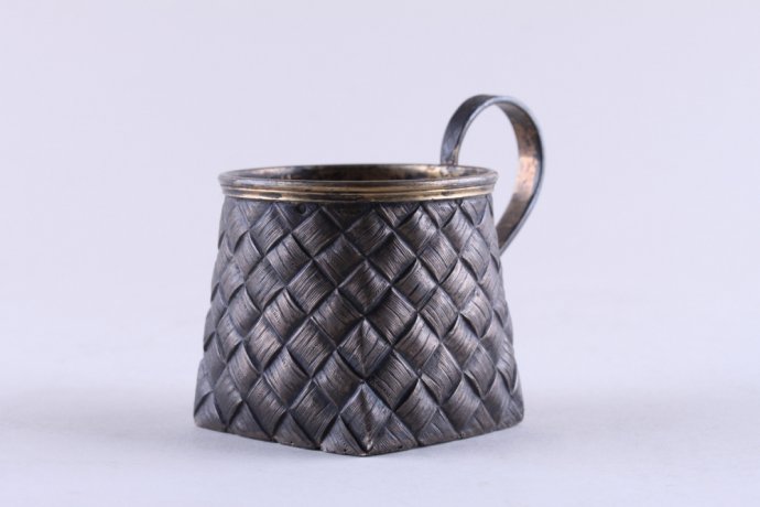 Подстаканник. Имитация плетения. Серебро 84 пробы, золочение. Россия, 1883 г.