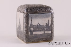 Чайница с видами Москвы. Василий Семенов. Серебро 88 пр., чернь. Россия, 1888 год.