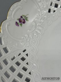 Блюдо с прорезным декором и цветами. Фарфор, роспись, Meissen, Германия, 20 век