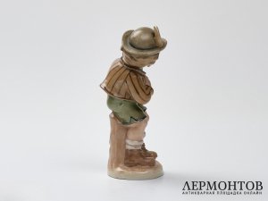 Статуэтка «Мальчик в баварском костюме». Фарфор, Wagner & Apel, серия Bertram, Герман
