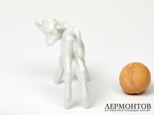 Статуэтка «Теленок». Фарфор, Meissen, Германия, 1930–1940 годы